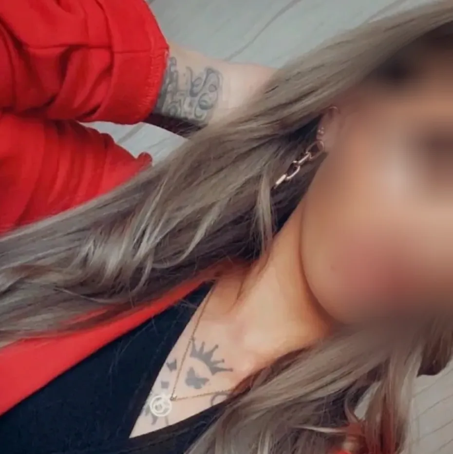 Büsra, 32