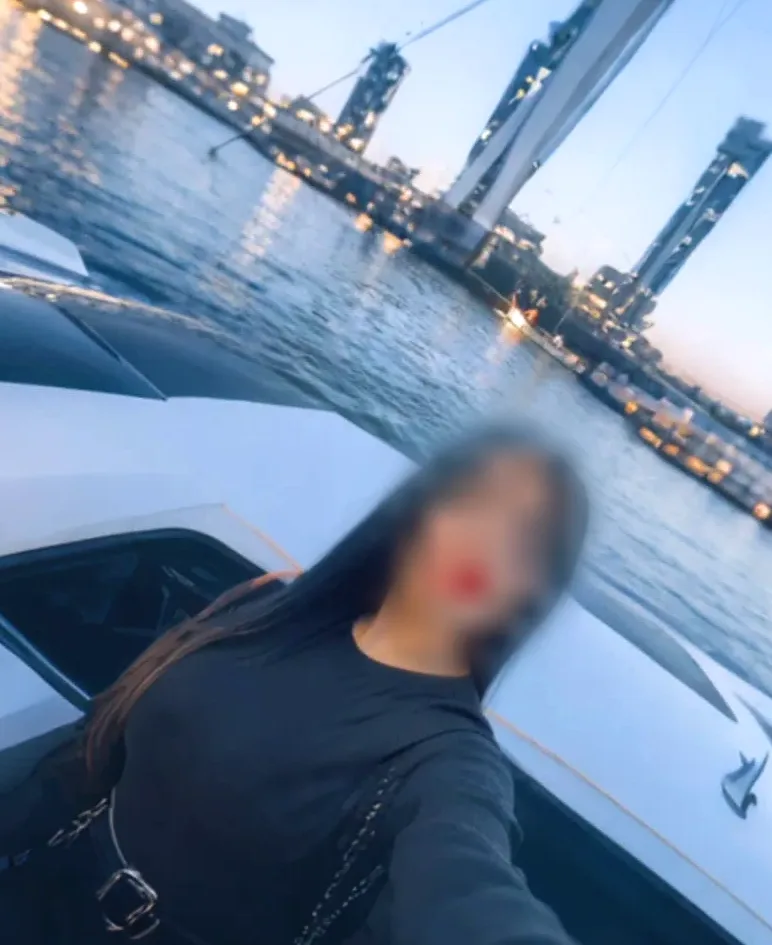 Emily, 35