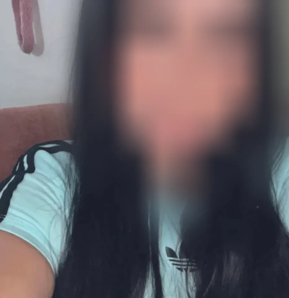 Fatma, 25