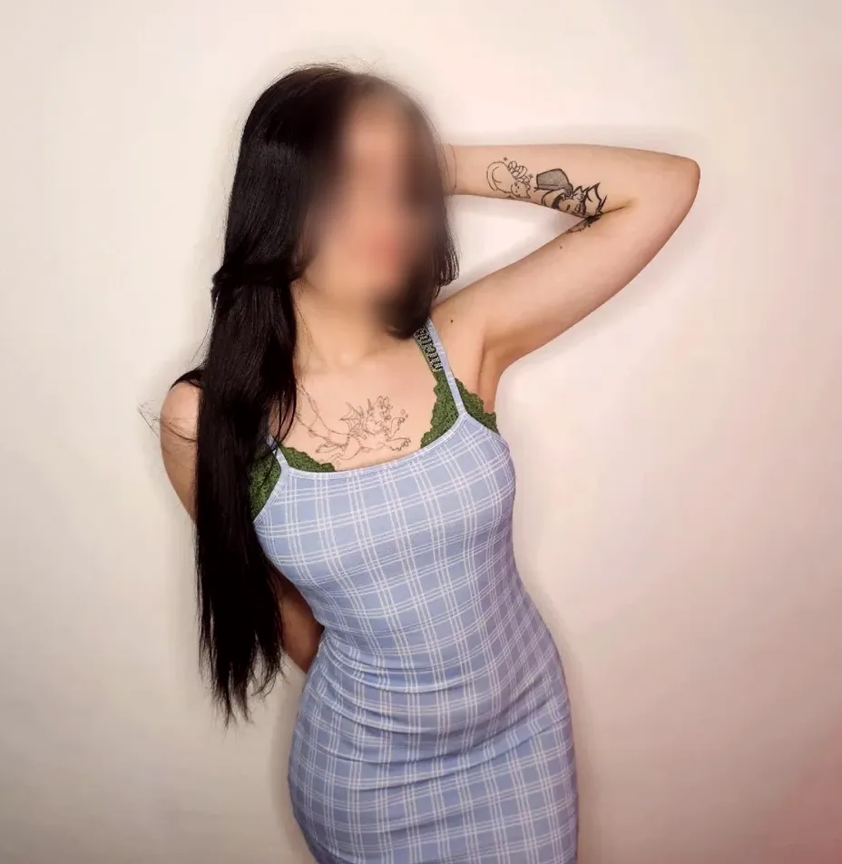 Katrin, 20
