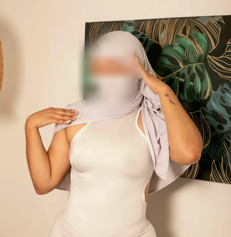 Melina, 21