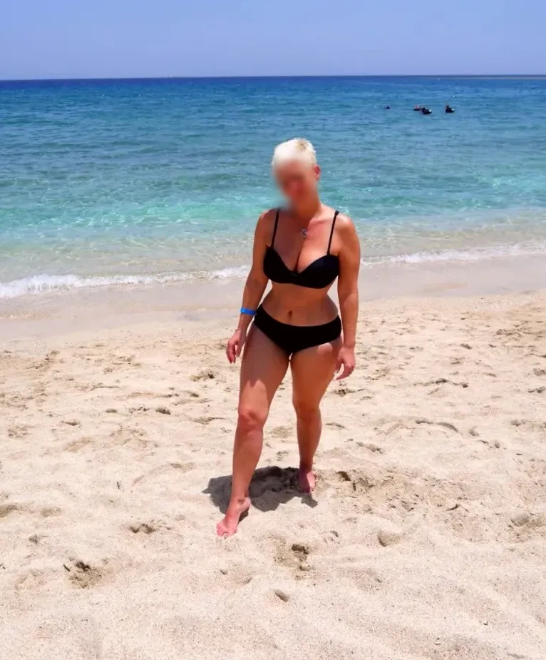 Özlem, 37