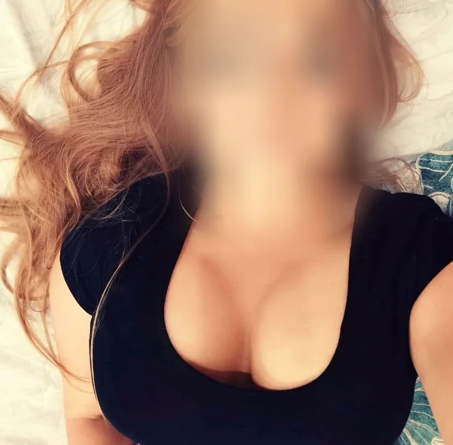 Stefanie, 32